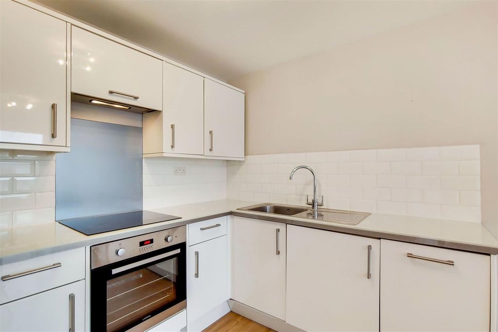 Property photo 1 of 10 2_Kitchen-Reception-3.Jpg