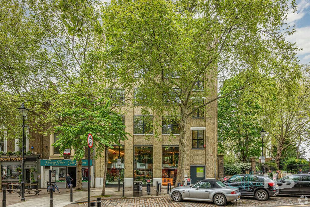 Property photo 1 of 8