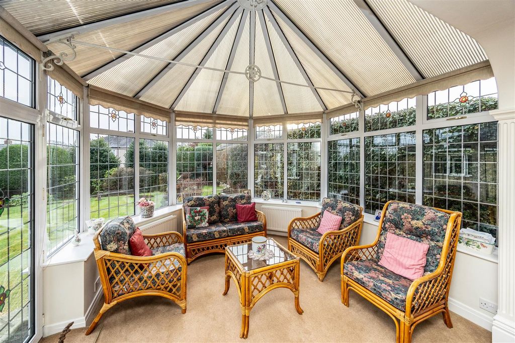 Property photo 3 of 37 Conservatory