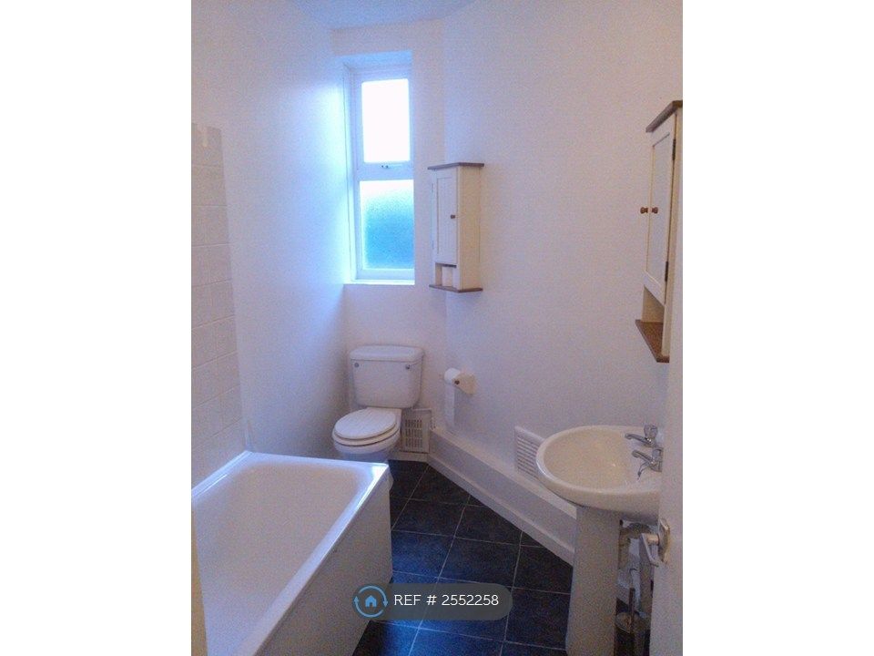 Property photo 3 of 8 Bathroom