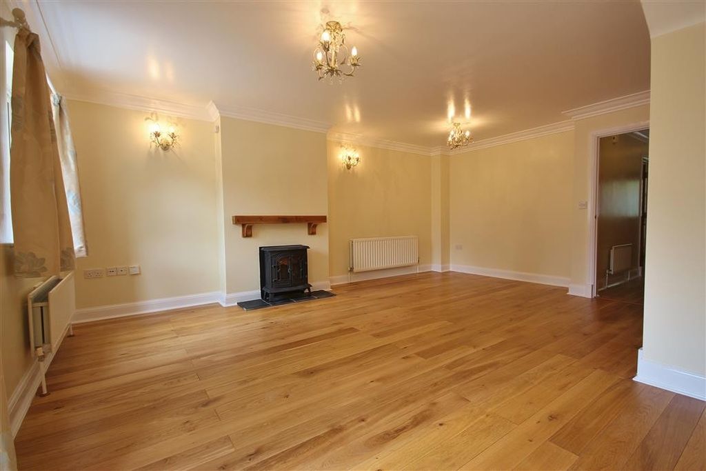 Property photo 2 of 10 Living Room (2)