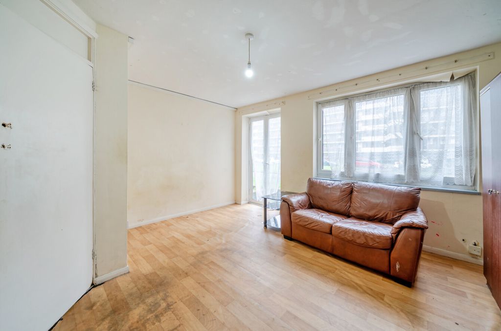 Property photo 3 of 9 1402565-7-6977554...