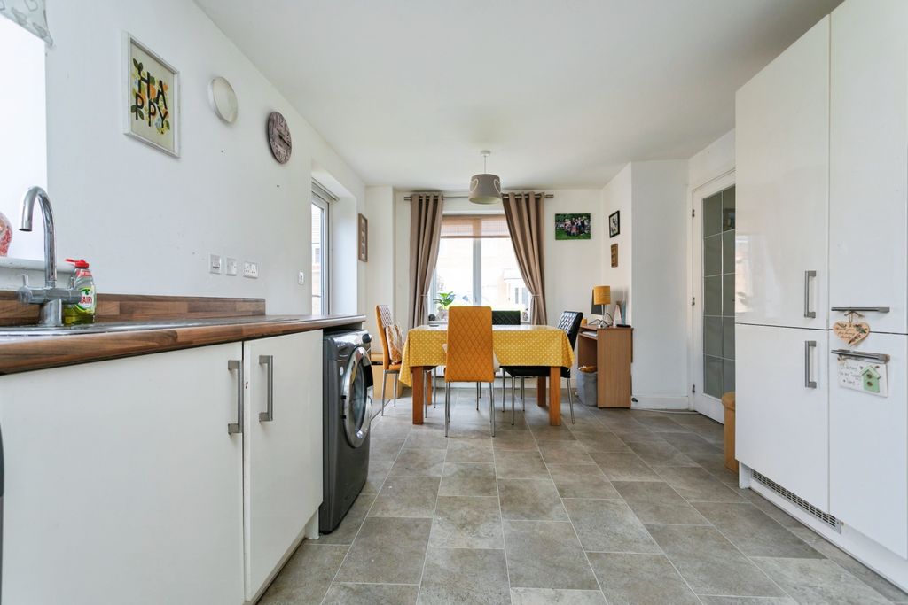 Property photo 3 of 16 Kitchen/Diner