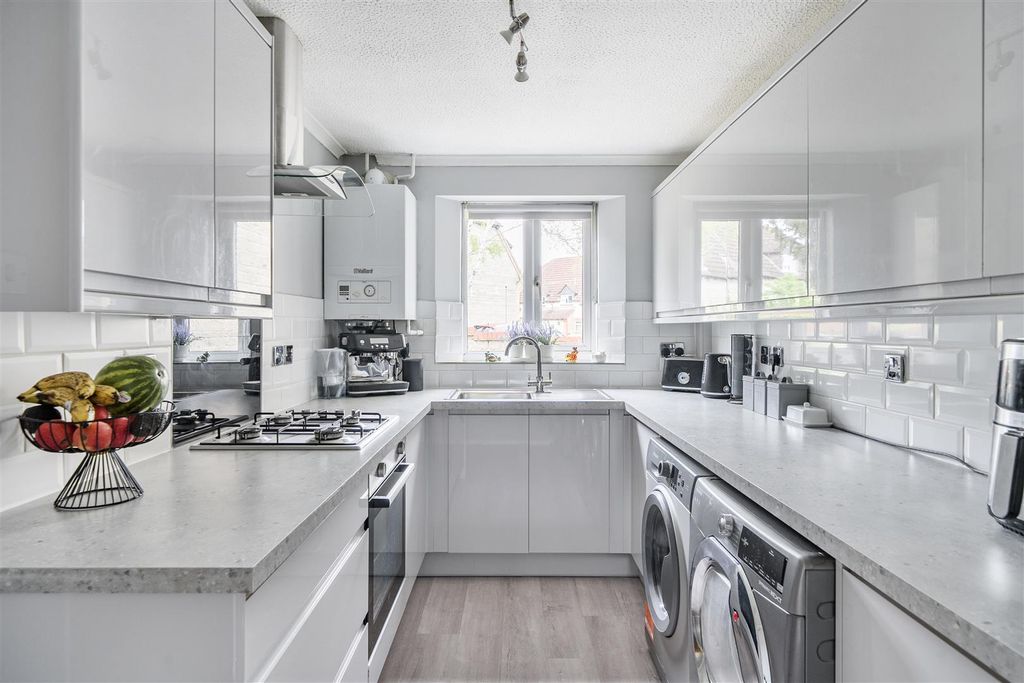 Property photo 2 of 14 Kitchen