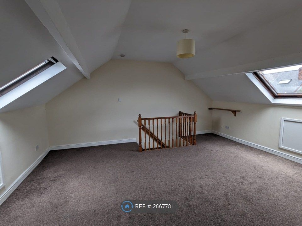 Property photo 3 of 7 Double Bedroom