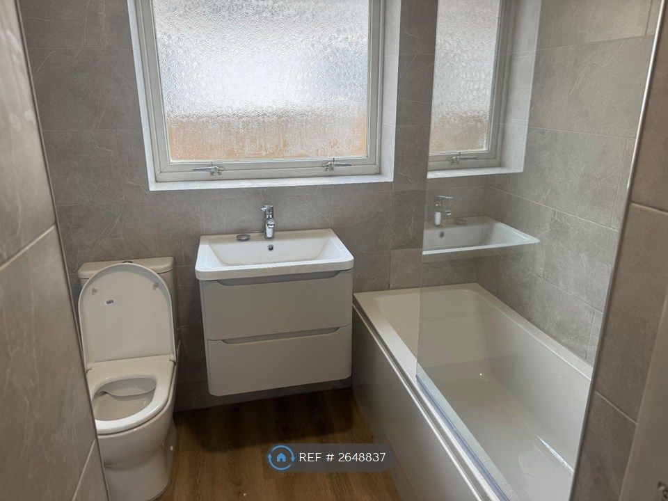 Property photo 2 of 35