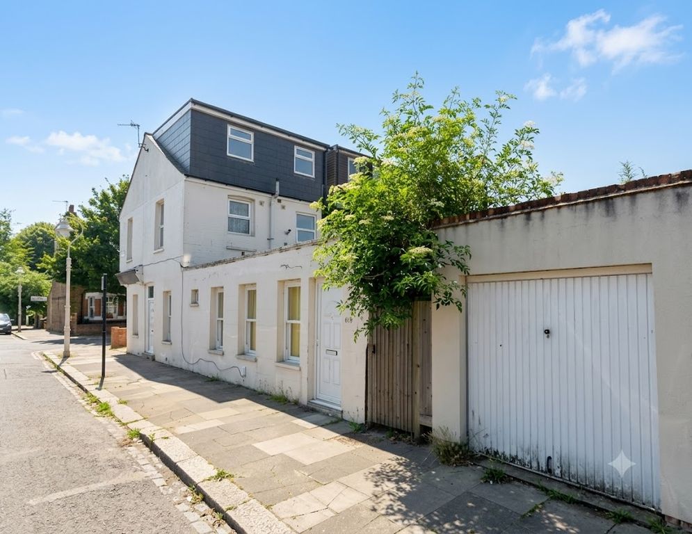 Property photo 1 of 9