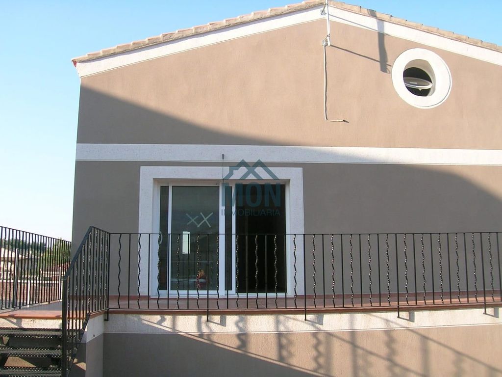 Property photo 3 of 28