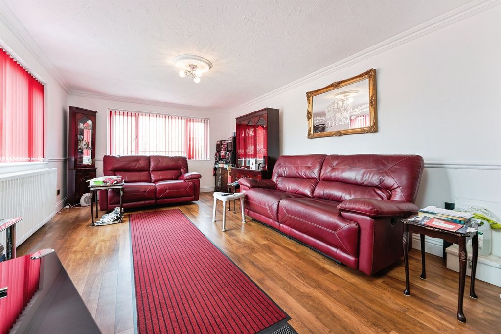 Property photo 2 of 26