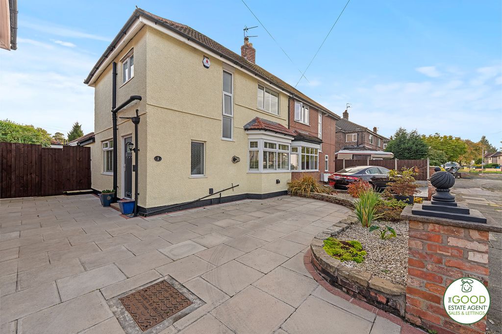 Property photo 2 of 26