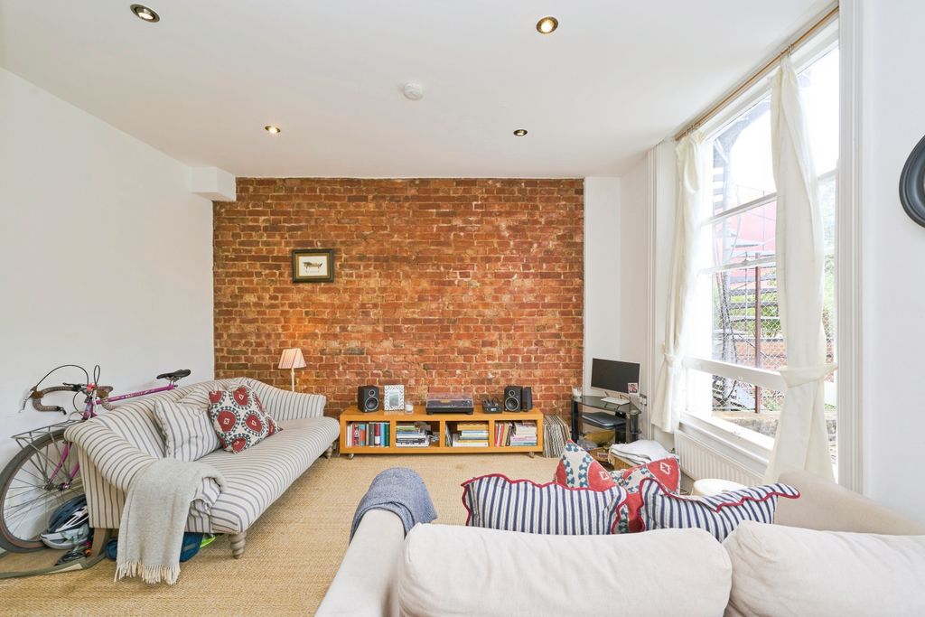 Property photo 1 of 20 1827702-17