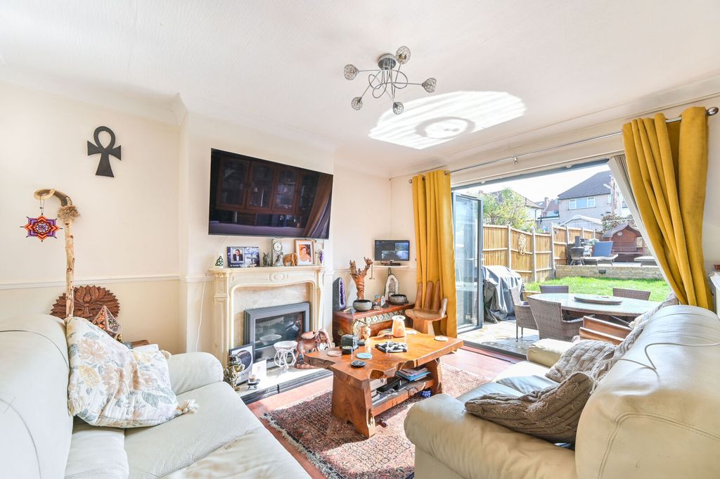 Property photo 2 of 15