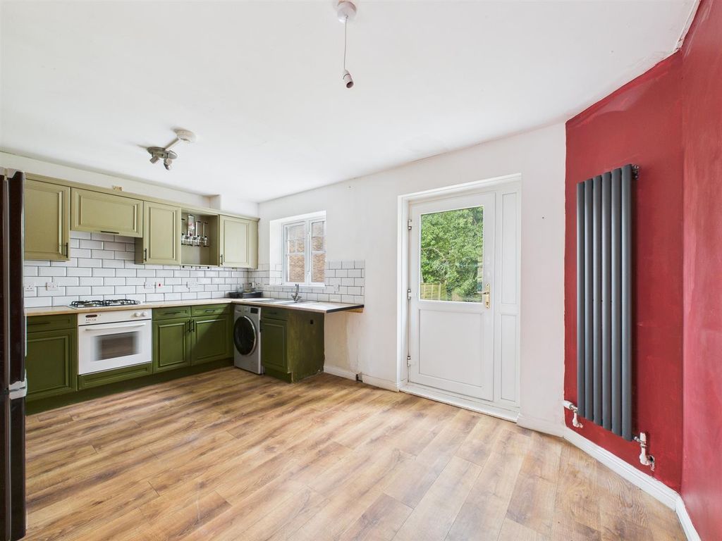 Property photo 2 of 13 Cam02295G0-Pr0280-Still003.Jpg