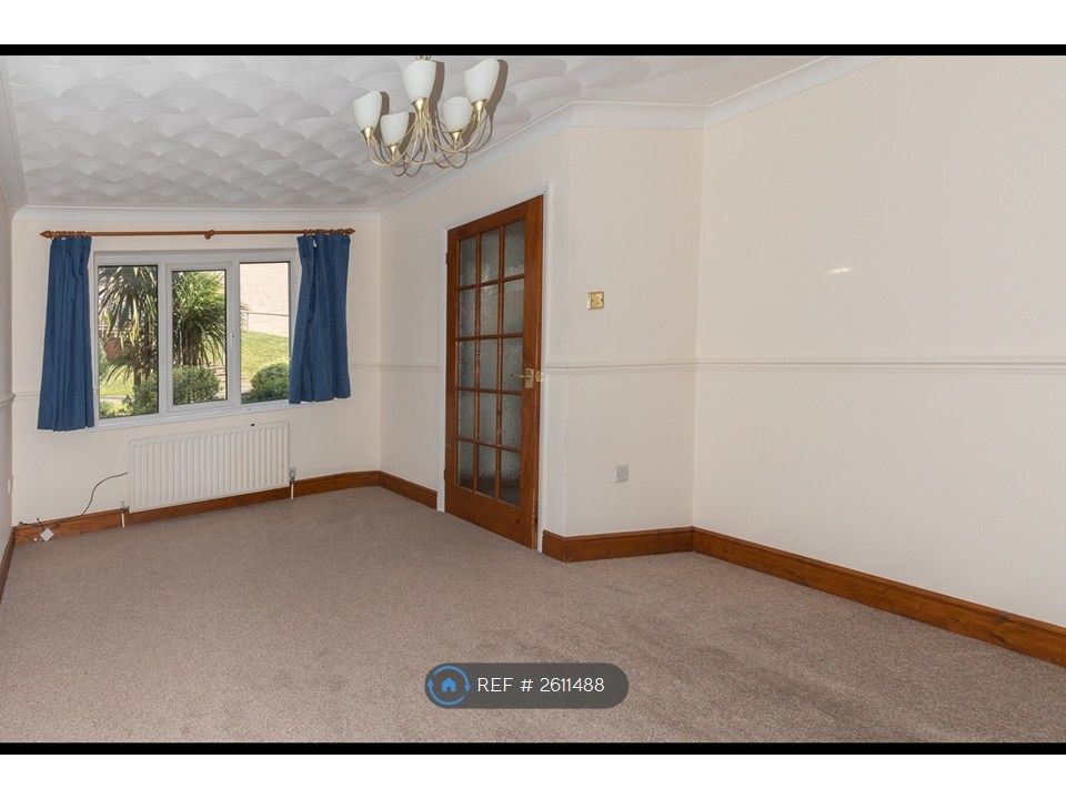 Property photo 2 of 14 Sitting Room