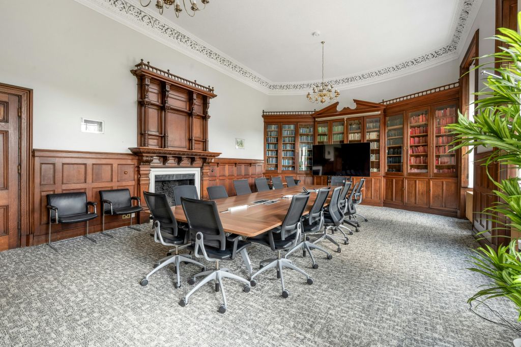 Property photo 2 of 13 Quorn House Ph-36.Jpg