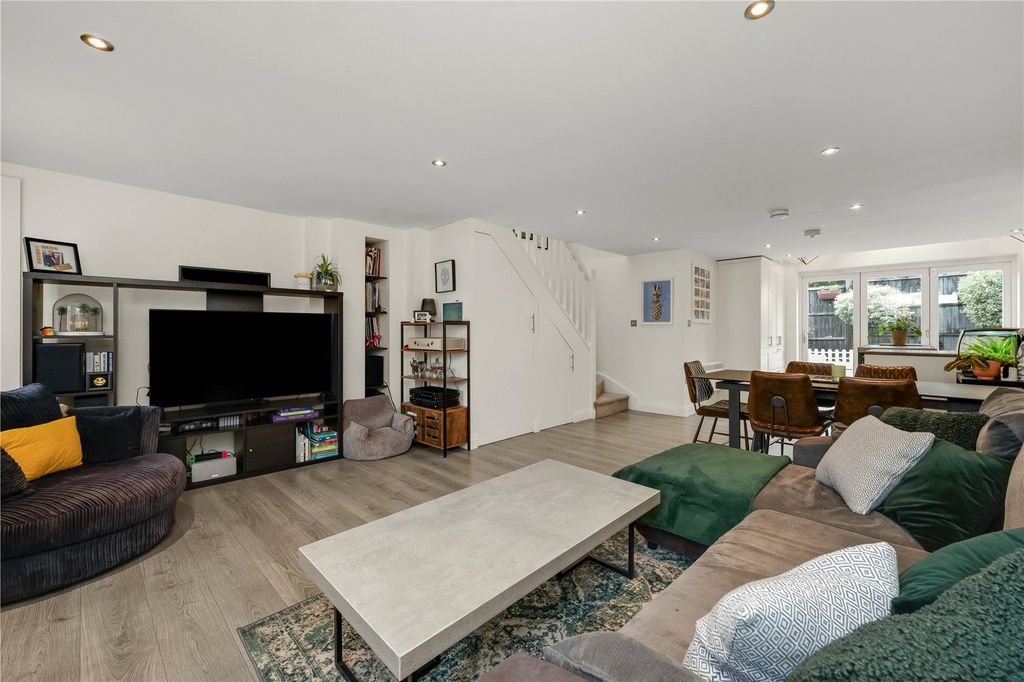 Property photo 3 of 13 Reception Room