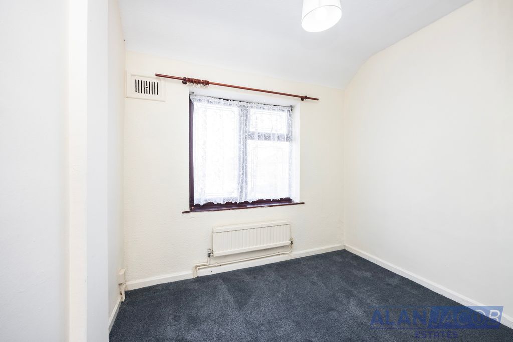 Property photo 3 of 25