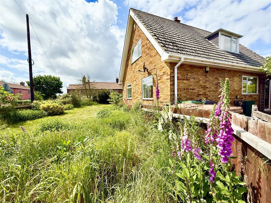 Property photo 3 of 22 Garden