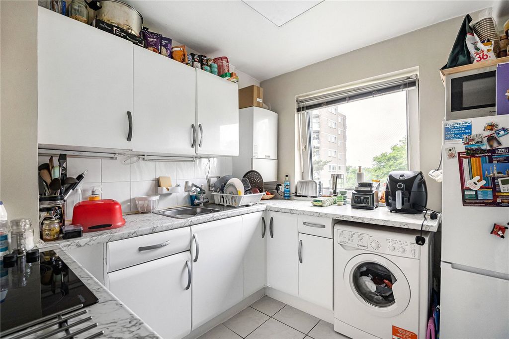 Property photo 2 of 14 Kitchen