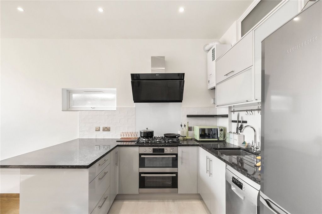 Property photo 2 of 8 Kitchen