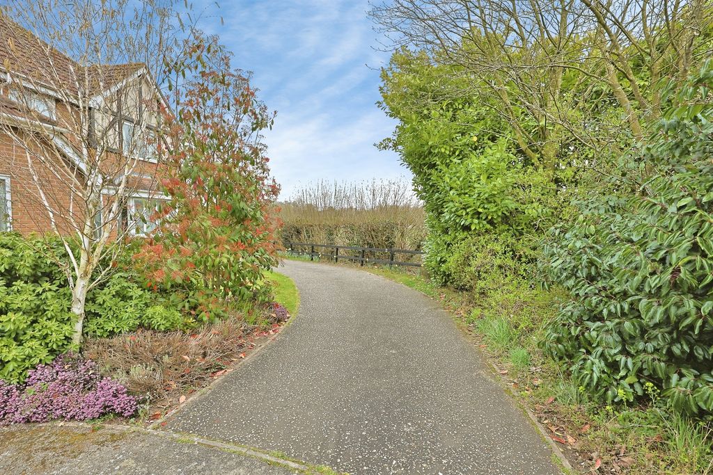 Property photo 3 of 25