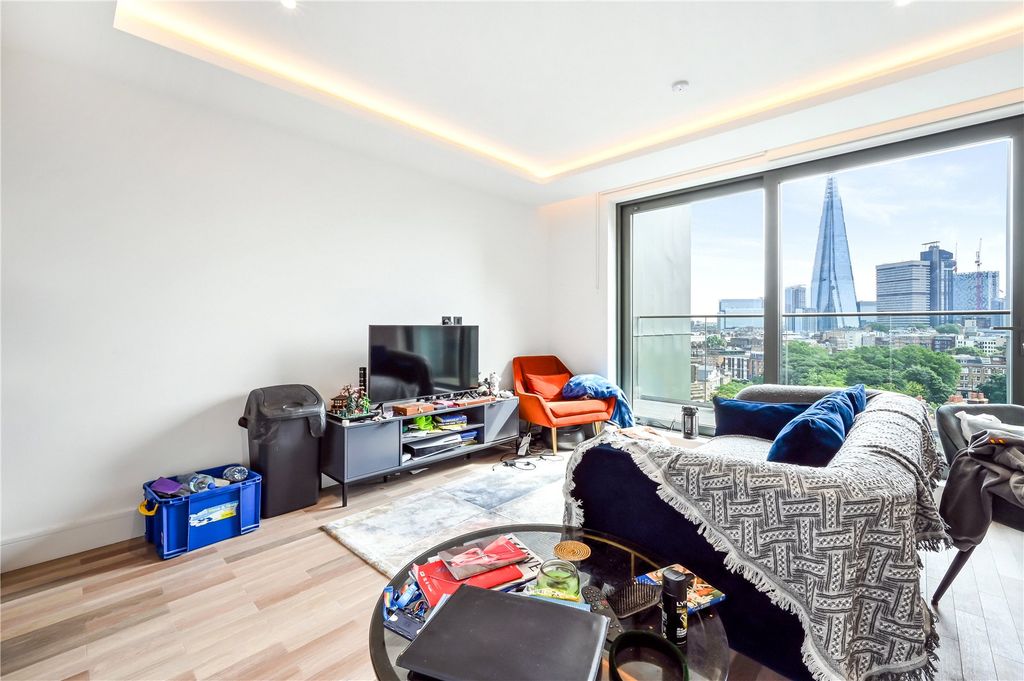 Property photo 2 of 16 Picture No. 21