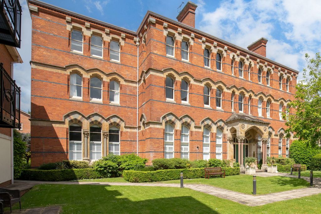 Property photo 1 of 16