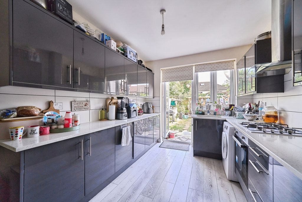 Property photo 3 of 31 Pbox-Img.Jpg
