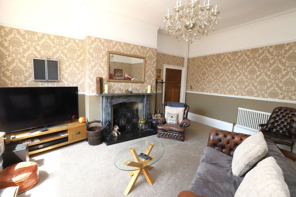 Property photo 3 of 44
