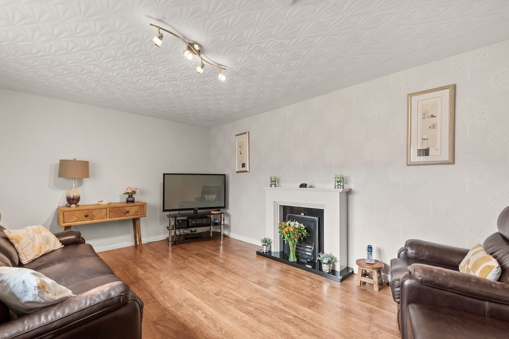 Property photo 3 of 23 5194584