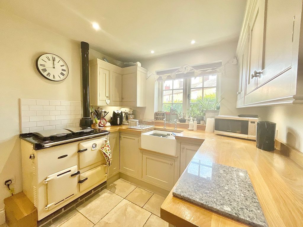 Property photo 3 of 13