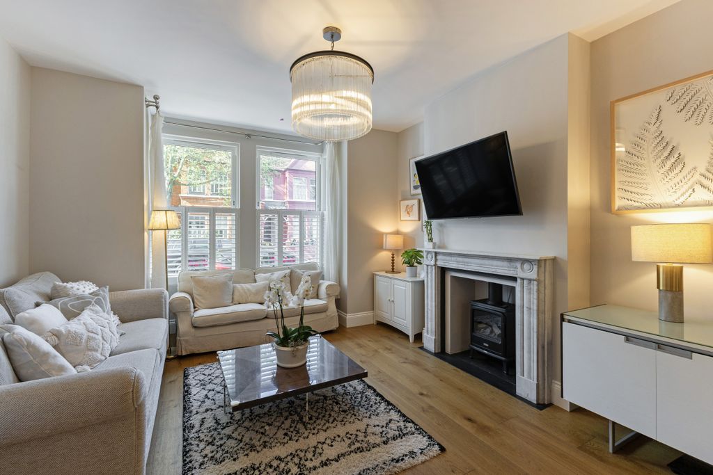 Property photo 2 of 20