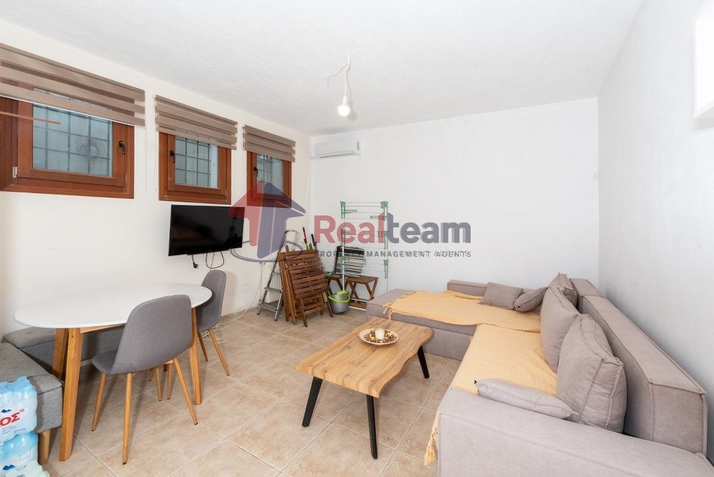 Property photo 2 of 25