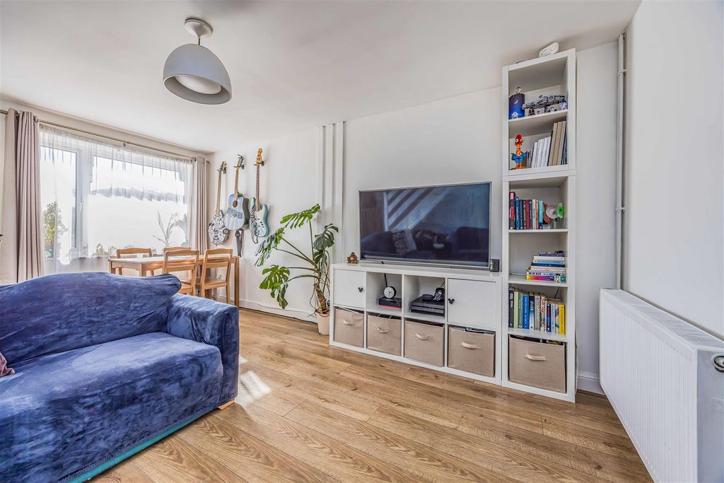 Property photo 1 of 16 14 Butterfly Drive, Paulsgrove-Small-Porticomarket