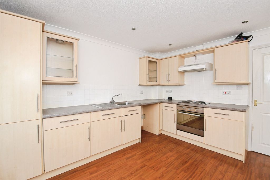 Property photo 3 of 12