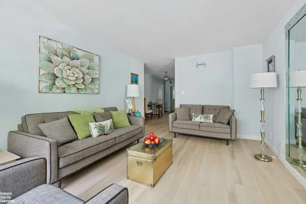 Property photo 3 of 13 <Alttext/>