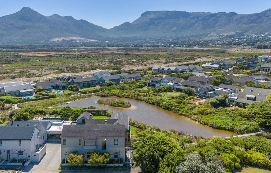 Property photo 3 of 33 Fh1733743