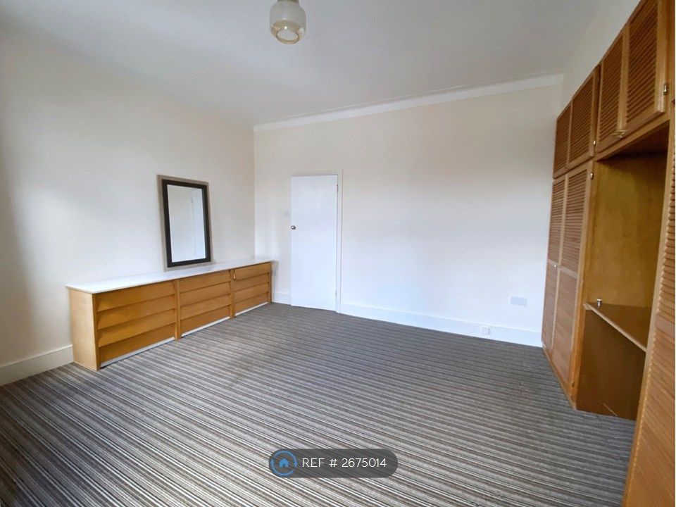 Property photo 3 of 14 Main Bedroom