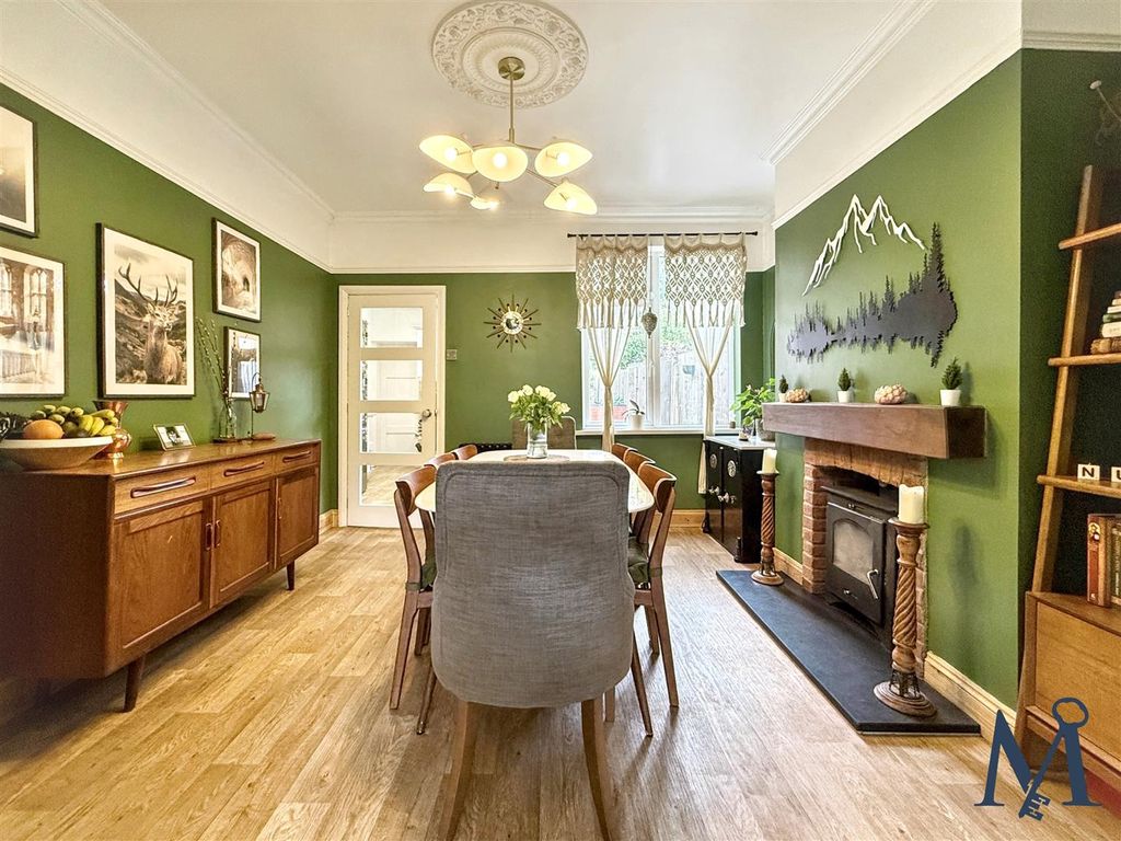 Property photo 3 of 23 Dining Room