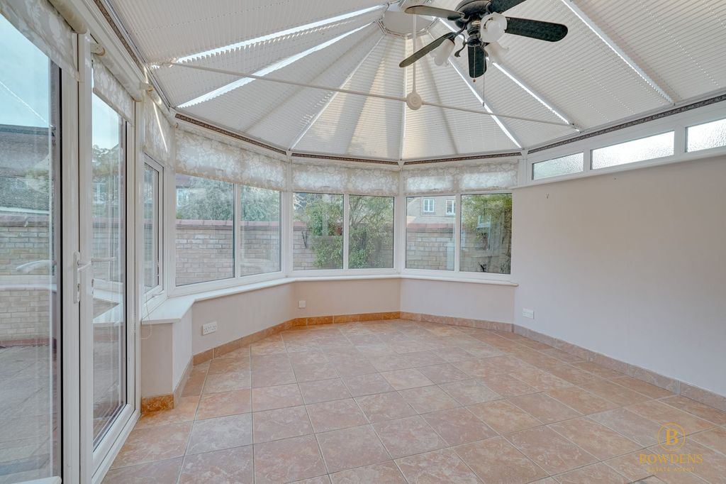 Property photo 3 of 28