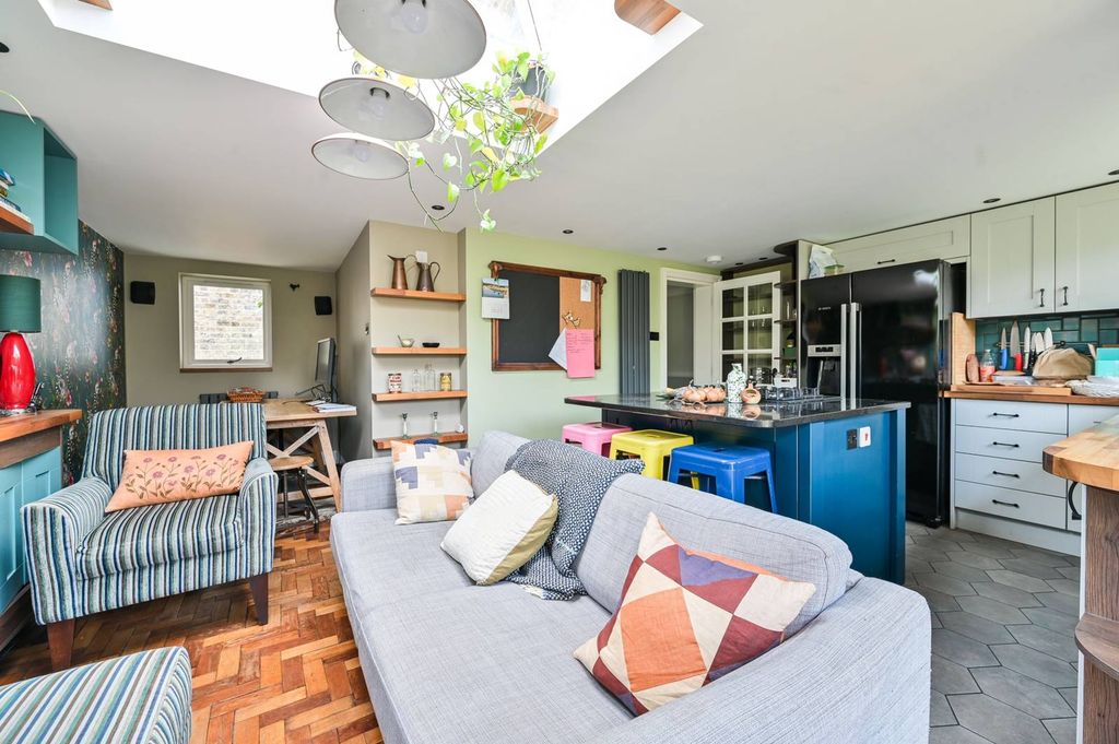 Property photo 1 of 11