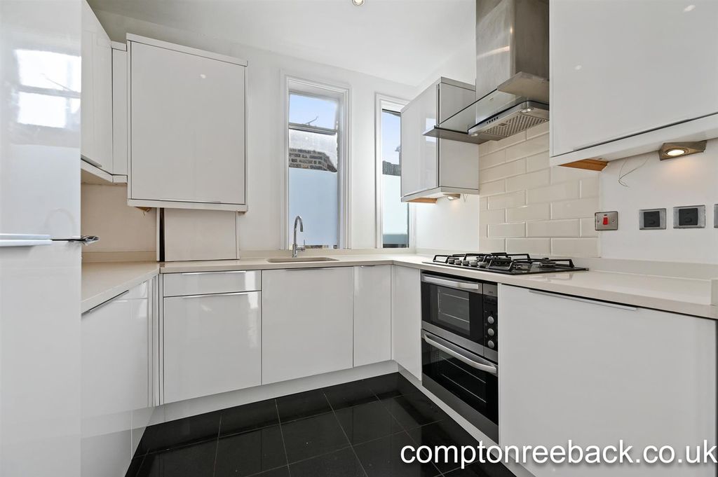 Property photo 2 of 10 Kitchen