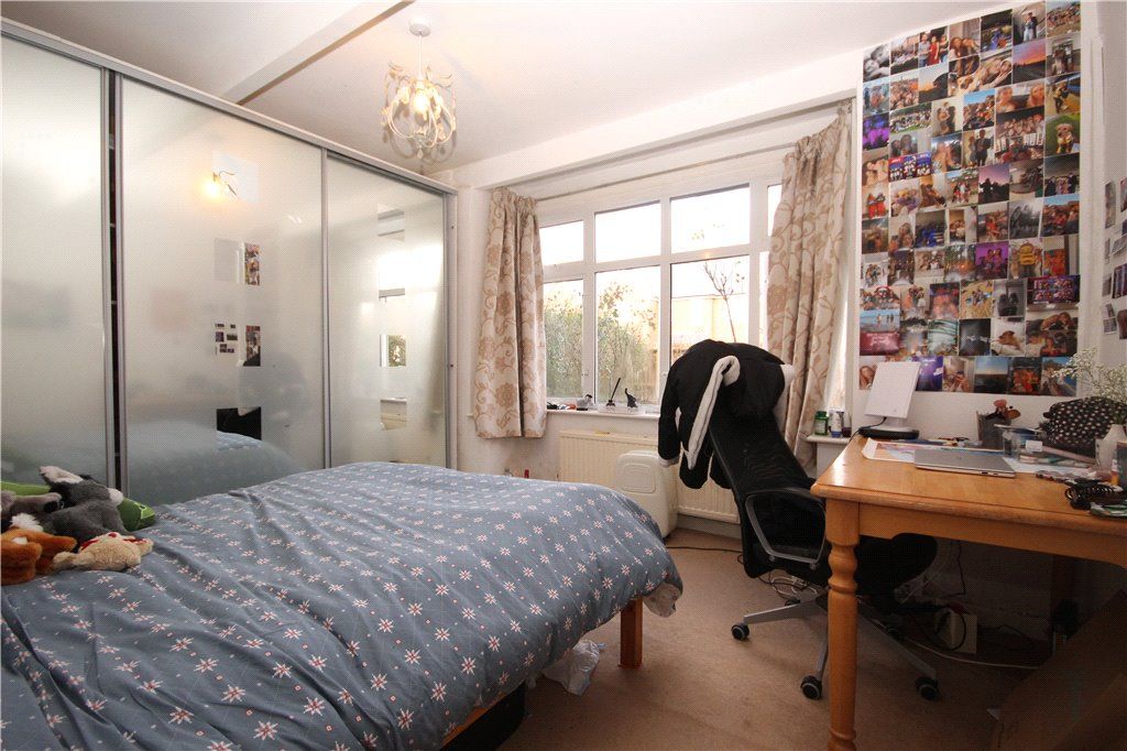 Property photo 3 of 9 Bedroom