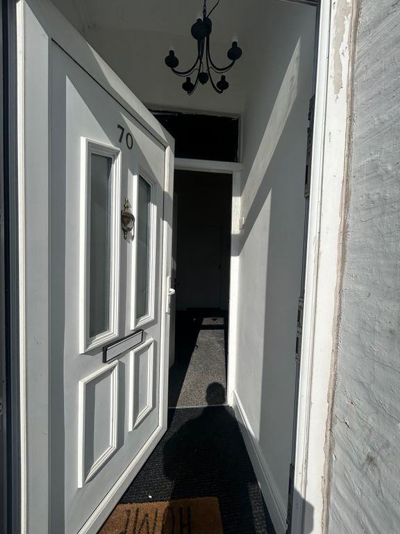 Property photo 1 of 8 Entrance 