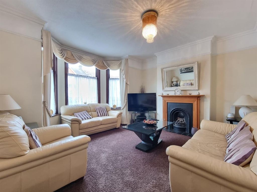 Property photo 3 of 29