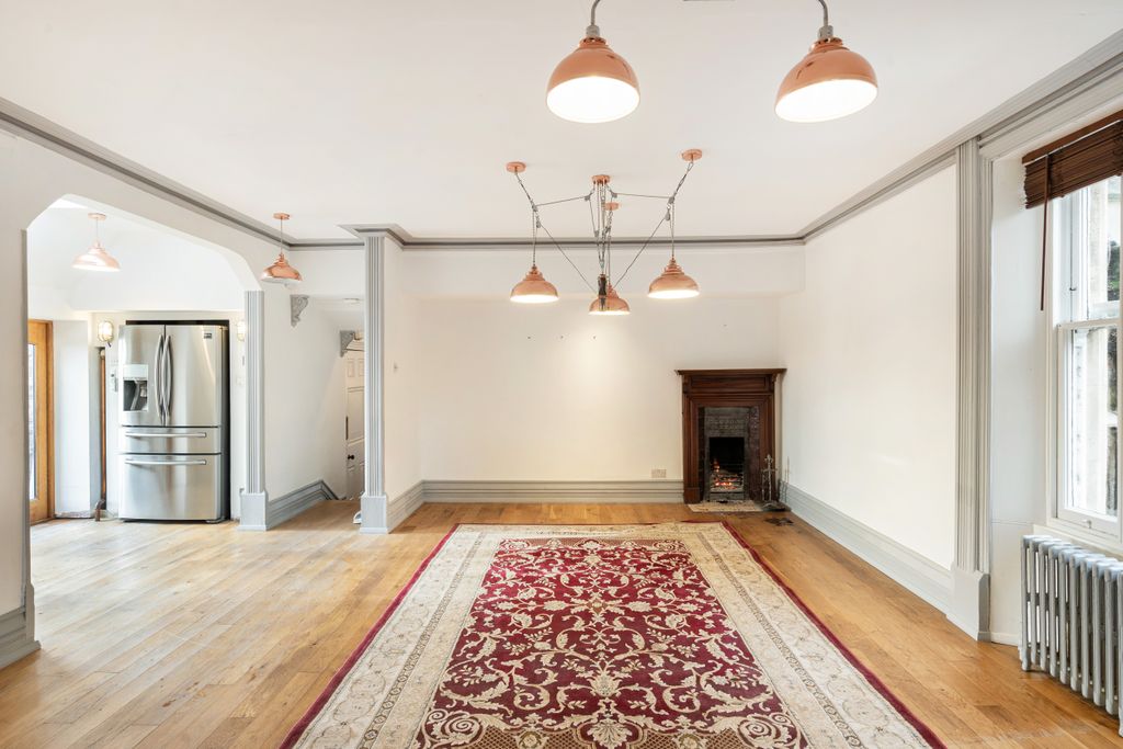 Property photo 2 of 28 Sitting Room