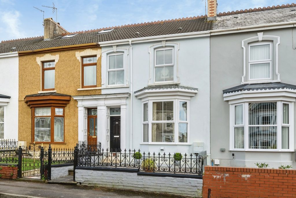 Property photo 1 of 23 Pbox-Img.Jpg