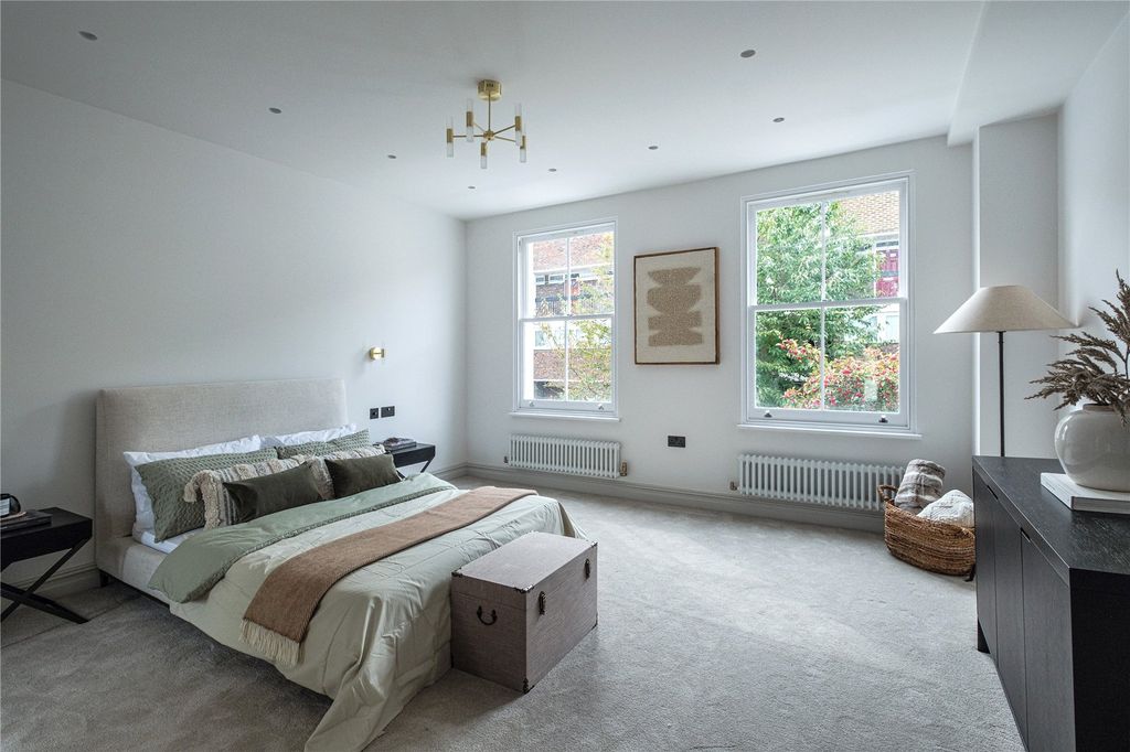 Property photo 2 of 18 Picture No. 16