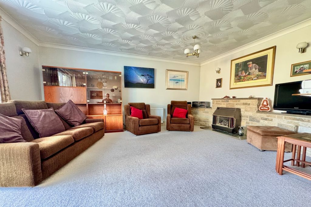 Property photo 3 of 9 Living Room