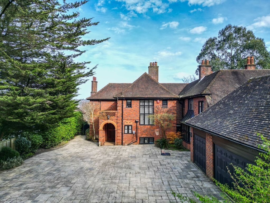 Property photo 2 of 23